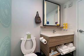 Tru by Hilton Florida City