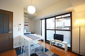Terry's Apartment Shinsaibashi East I G10C