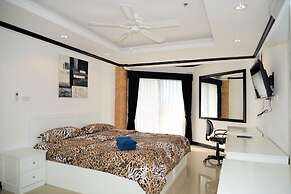 Stylish 2 bed Condo Jomtien