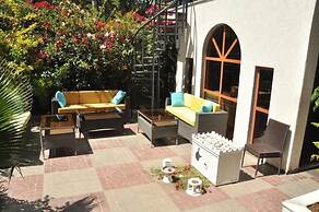 Inn of the Four Sisters