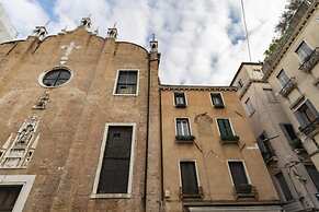 Sant'Aponal Prestige