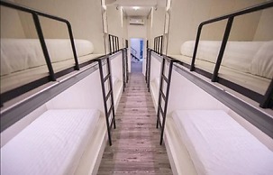 New S7 VIP - Hostel