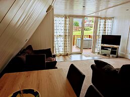 Seaside Chalet - Sleeps 6