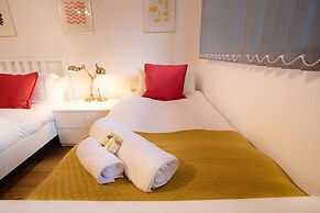 Rest & Recharge Regents CT 2bed For 7