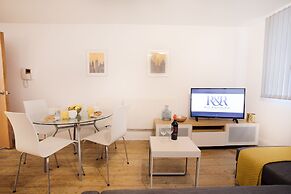 Rest & Recharge Regents CT 2bed For 7