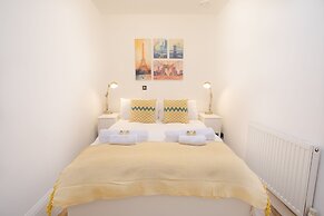 Rest & Recharge Regents CT 3bed Sleeps 7