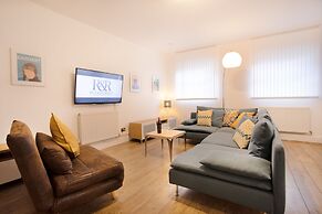 Rest & Recharge Regents CT 3bed Sleeps 7