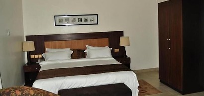 De Brass Suites Hotel