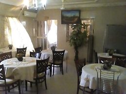 Jerry Cedarwood Guest House