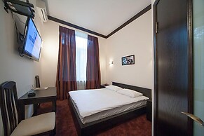 4 Rooms Hotel