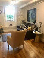 Beautiful 1BR in Historic St Aubin House