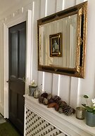 Beautiful 1BR in Historic St Aubin House