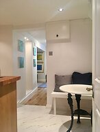 Beautiful 1BR in Historic St Aubin House