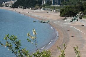 Studio Apartment on the Beach