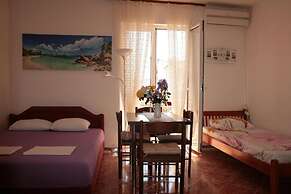 Studio Apartment on the Beach