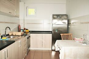 Spacious Sea View Apartment