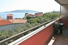 Spacious Sea View Apartment