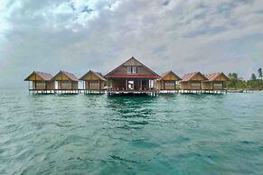 Paradise Over the Water Cabins in San Blas