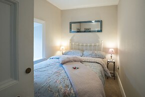 Charming 2-bed Apartment in Donegal Town Centre