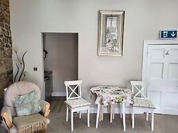 Charming 2-bed Apartment in Donegal Town Centre