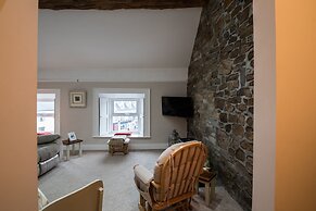 Charming 2-bed Apartment in Donegal Town Centre