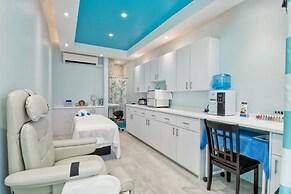 Cane Garden Bay Beach Hotel