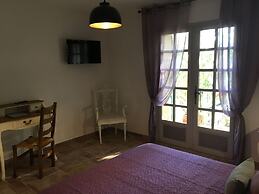 Le Mas de la Pinède