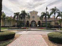 Tideview 44 · Walk TO Convention! Modern. Universal& Disney