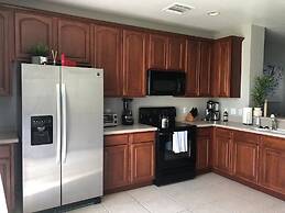 Tideview 44 · Walk TO Convention! Modern. Universal& Disney