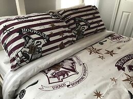 Tideview 44 · Walk TO Convention! Modern. Universal& Disney