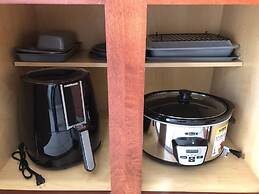 Tideview 44 · Walk TO Convention! Modern. Universal& Disney