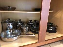 Tideview 44 · Walk TO Convention! Modern. Universal& Disney