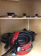 Tideview 44 · Walk TO Convention! Modern. Universal& Disney