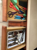 Tideview 44 · Walk TO Convention! Modern. Universal& Disney