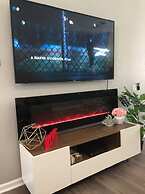 Tideview 44 · Walk TO Convention! Modern. Universal& Disney