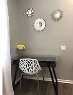 Tideview 44 · Walk TO Convention! Modern. Universal& Disney