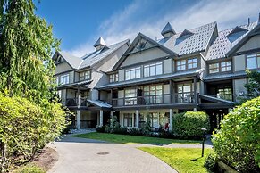 Stoney Creek Northstar-Whistler Premier