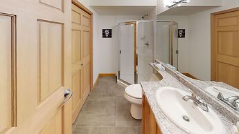 Stoney Creek Northstar-Whistler Premier