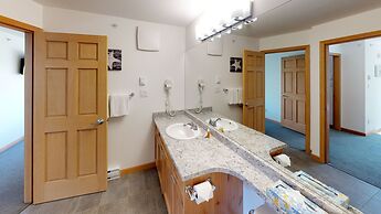 Stoney Creek Northstar-Whistler Premier