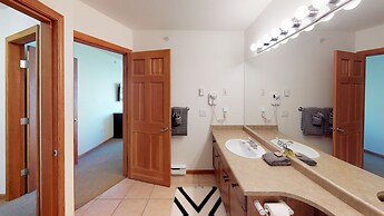 Stoney Creek Northstar-Whistler Premier