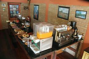 Pousada no Caminho do Marimbondo