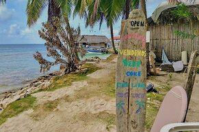 San Blas Private Oceanfront Cabin