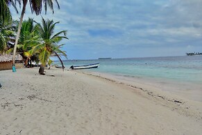 San Blas Private Oceanfront Cabin