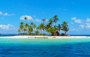 San Blas Private Oceanfront Cabin