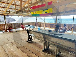 San Blas Private Beach Cabin