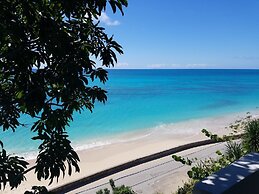 Orrie's Beach Bar Hotel