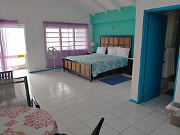 Orrie's Beach Bar Hotel