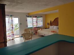 Orrie's Beach Bar Hotel