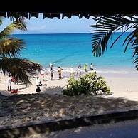 Orrie's Beach Bar Hotel