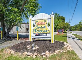 Island Guesthouse and Motel